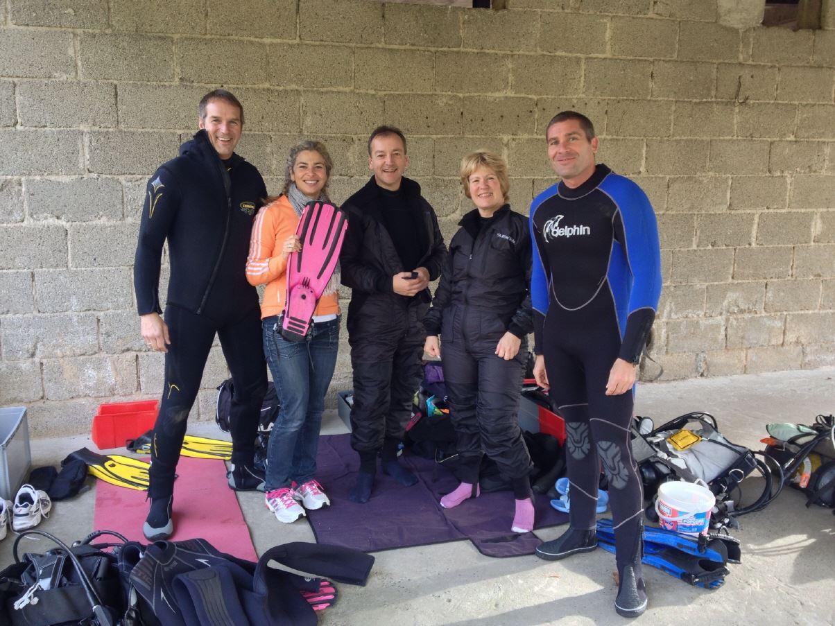 Fertig machen zum SK Gruppenführungs-Tauchgang in